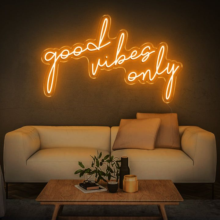 Fondo de sala de estar con texto LED de neón